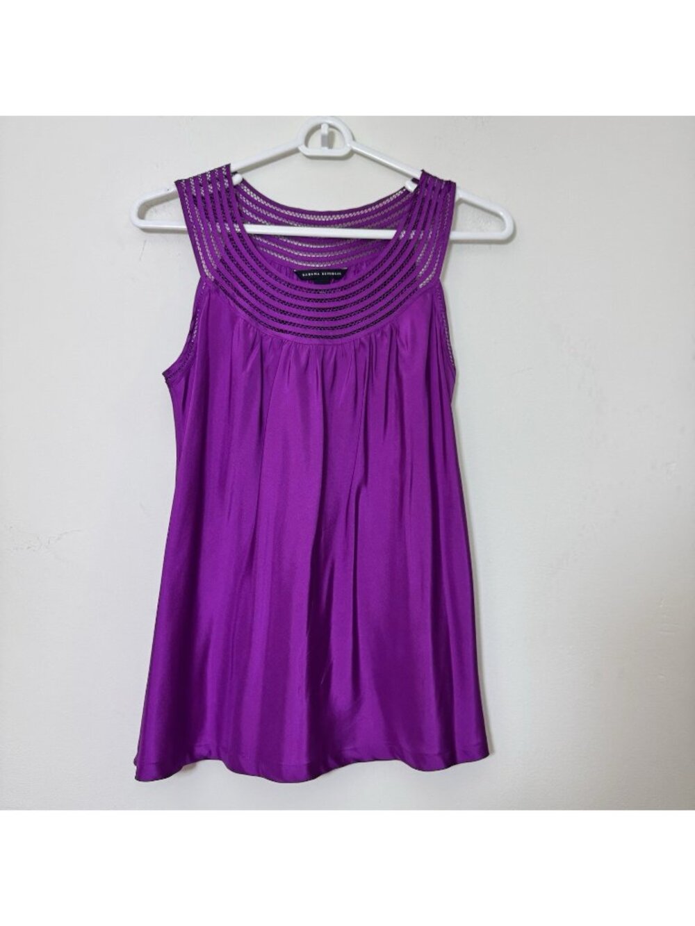 Banana Republic Women’s Silk Blouse Size S Sleeveless Popover Halter Neck
